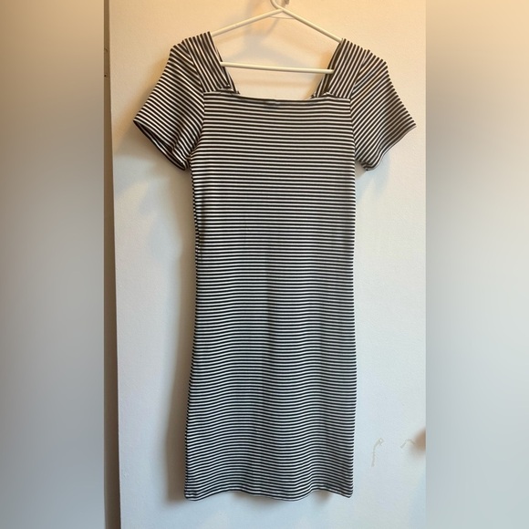 ONLY Striped Short Sleeve Fitted / Sheath Dress - Picture 3 of 7